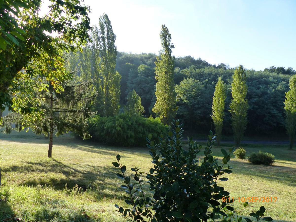 Les Volets Verts Lamothe-Montravel Exterior foto