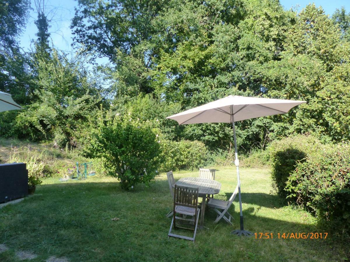 Les Volets Verts Lamothe-Montravel Exterior foto