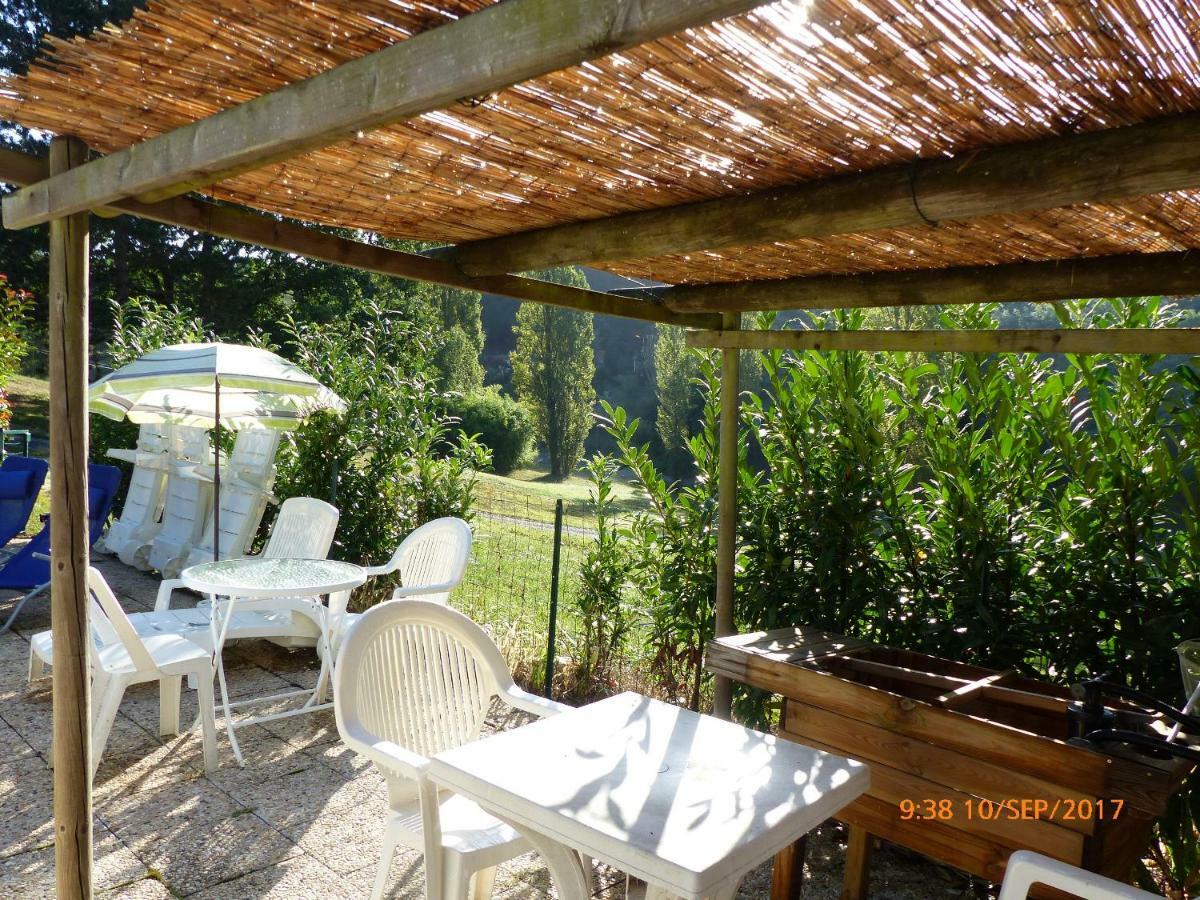 Les Volets Verts Lamothe-Montravel Exterior foto